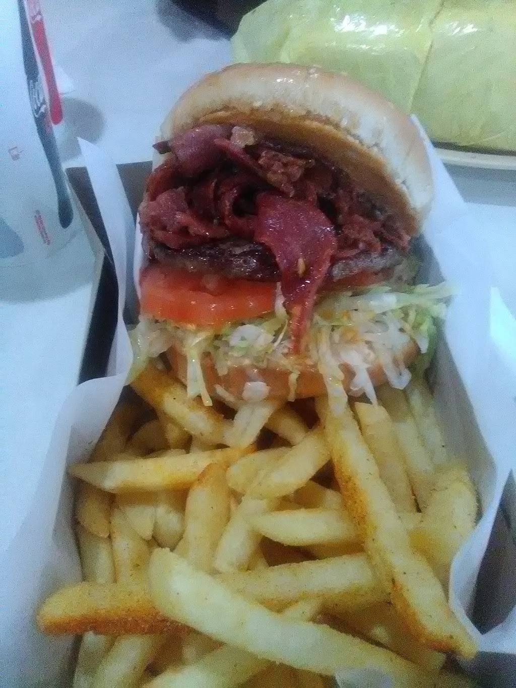 Petes Burger | restaurant | 13235 Paramount Blvd, South Gate, CA 90280, USA | 5625317775 OR +1 562-531-7775