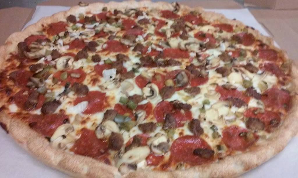 Checkers Pizza | restaurant | 139 W Herrick Ave, Wellington, OH 44090, USA | 4406473388 OR +1 440-647-3388