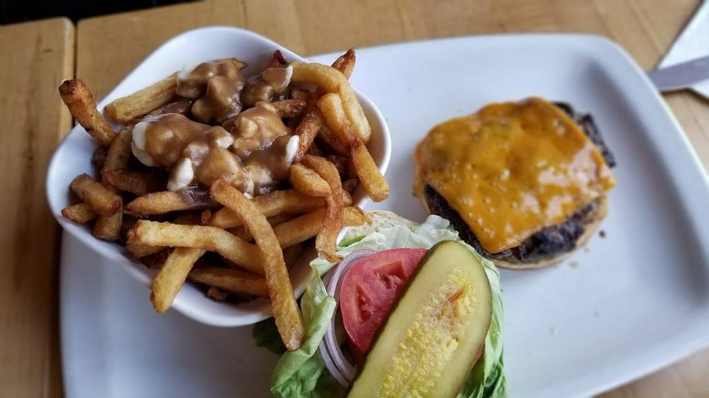 The Burger Cellar | restaurant | 3391 Yonge St, Toronto, ON M4N 2L8, Canada | 6473450084 OR +1 647-345-0084