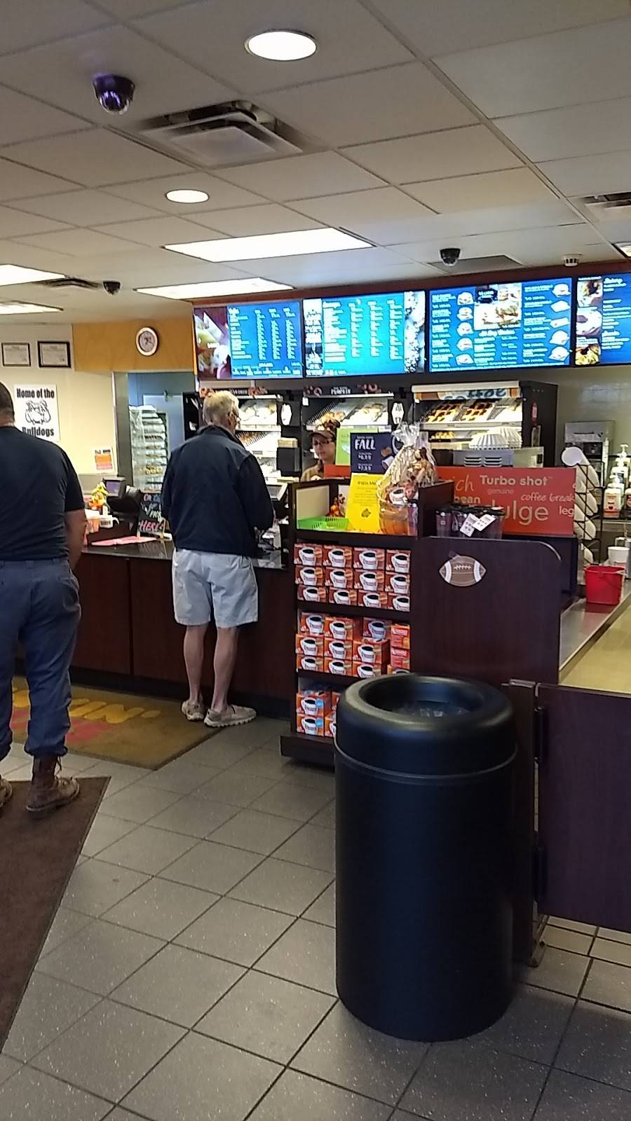 Dunkin | bakery | 1305 Boardman Poland Rd, Poland, OH 44514, USA | 3307588881 OR +1 330-758-8881