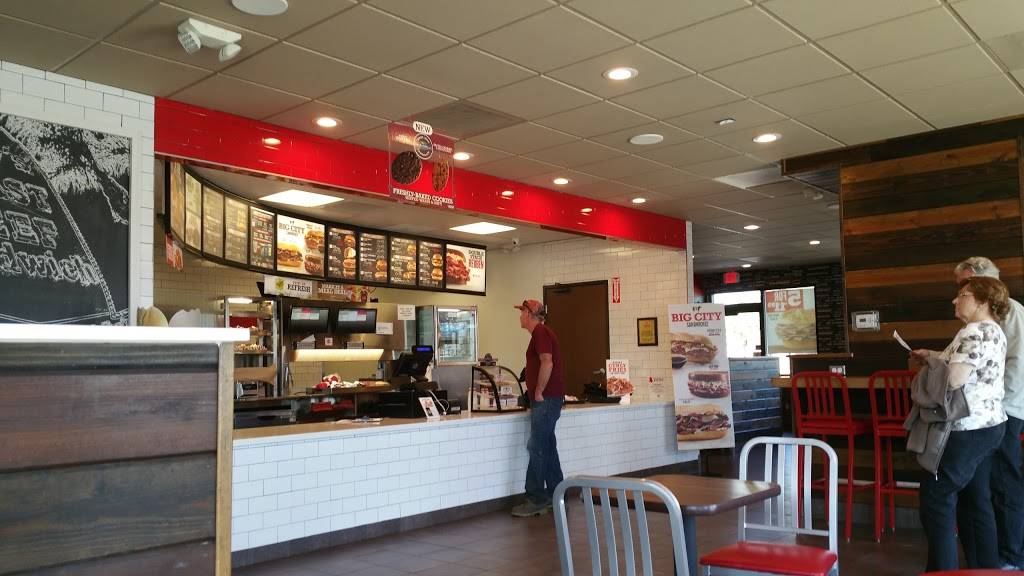 Arbys | restaurant | 320 W Mission Ave, Escondido, CA 92025, USA | 7607471290 OR +1 760-747-1290