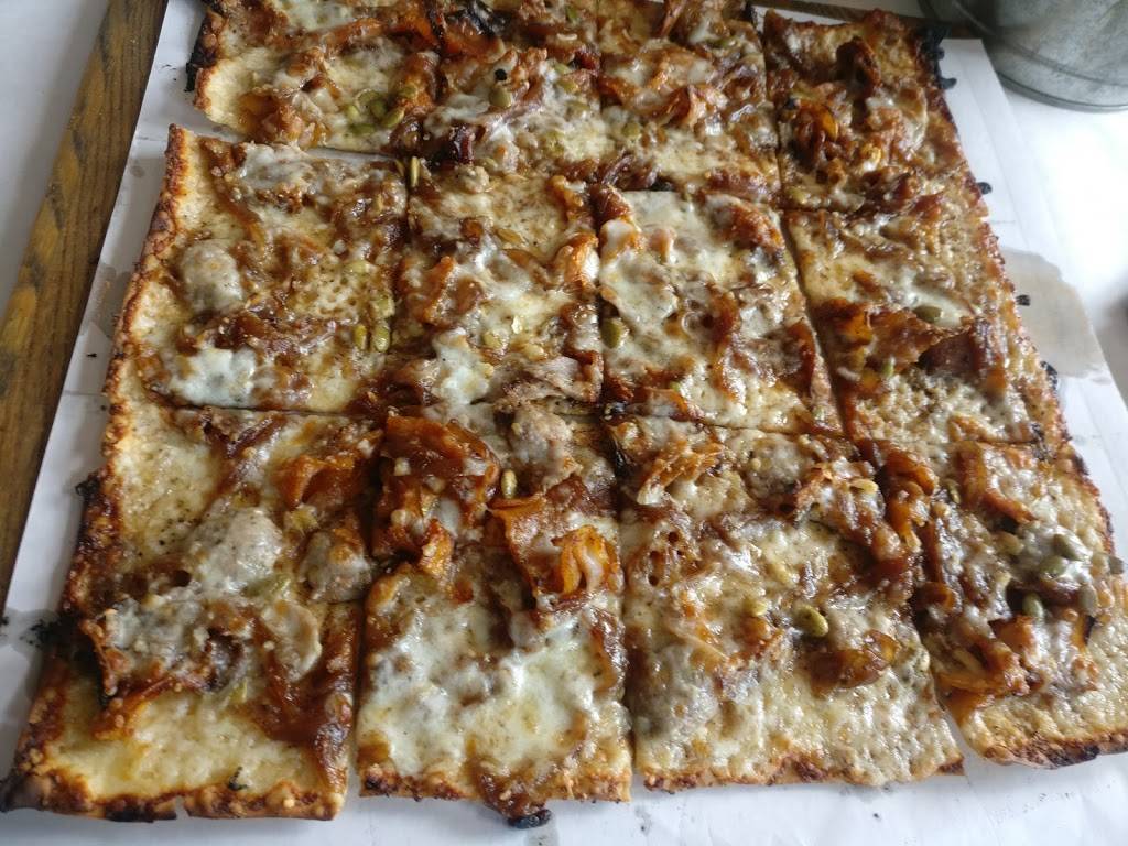 Corner Grille | restaurant | 806 Pleasant St, Worcester, MA 01602, USA | 5087548884 OR +1 508-754-8884