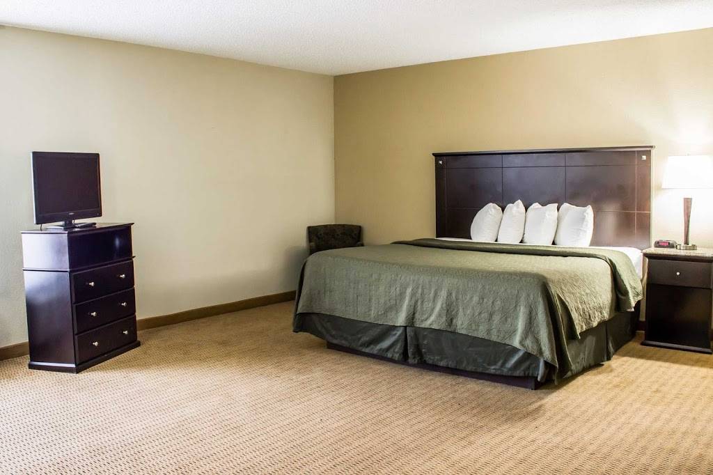 Quality Inn & Suites | restaurant | 4941 Raleigh Rd Pkwy W, Wilson, NC 27893, USA | 2522916400 OR +1 252-291-6400