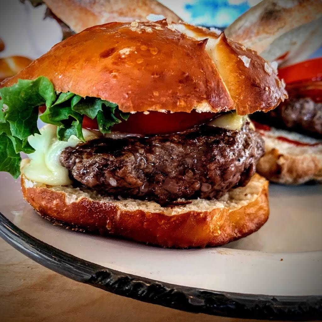 Emigration Brewing Co. | restaurant | 4170 Emigration Canyon Rd, Salt Lake City, UT 84108, USA | 3858001098 OR +1 385-800-1098