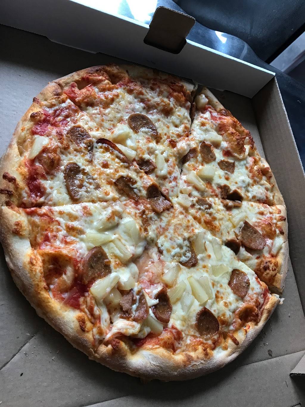 Master Pizzeria | restaurant | 420 Dawes Rd, East York, ON M4B 2E8, Canada | 4162856079 OR +1 416-285-6079