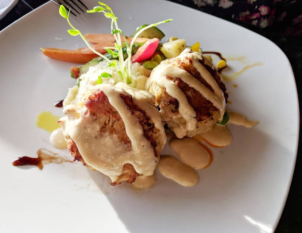 Amber Lantern Restaurant | restaurant | 5532 Bainbridge Point, Chesapeake, VA 23320, USA | 7572273057 OR +1 757-227-3057