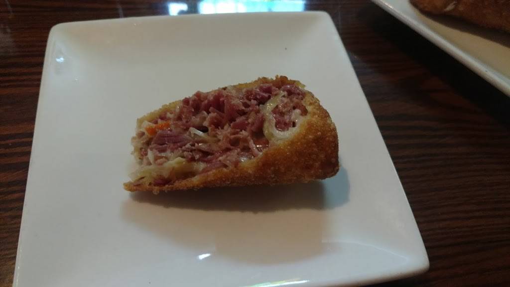 McKs Tavern | restaurant | 218 S Beach St, Daytona Beach, FL 32114, USA | 3862383321 OR +1 386-238-3321