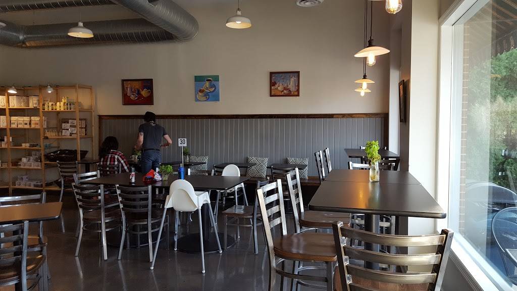 Speckled Hen Coffee | restaurant | 141 E W Main St, Strasburg, PA 17579, USA | 7172883139 OR +1 717-288-3139