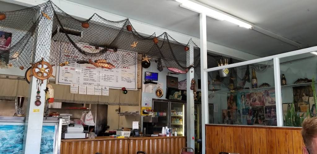 Harbor Light Restaurant-Market | restaurant | 748 Tuna St, San Pedro, CA 90731, USA | 3108325485 OR +1 310-832-5485