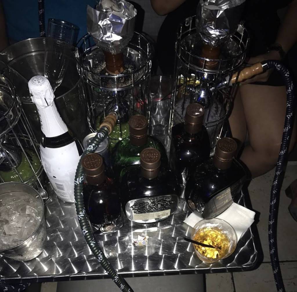 Las Tainas | restaurant | 347 Broadway # A, Brooklyn, NY 11211, USA | 7182188890 OR +1 718-218-8890