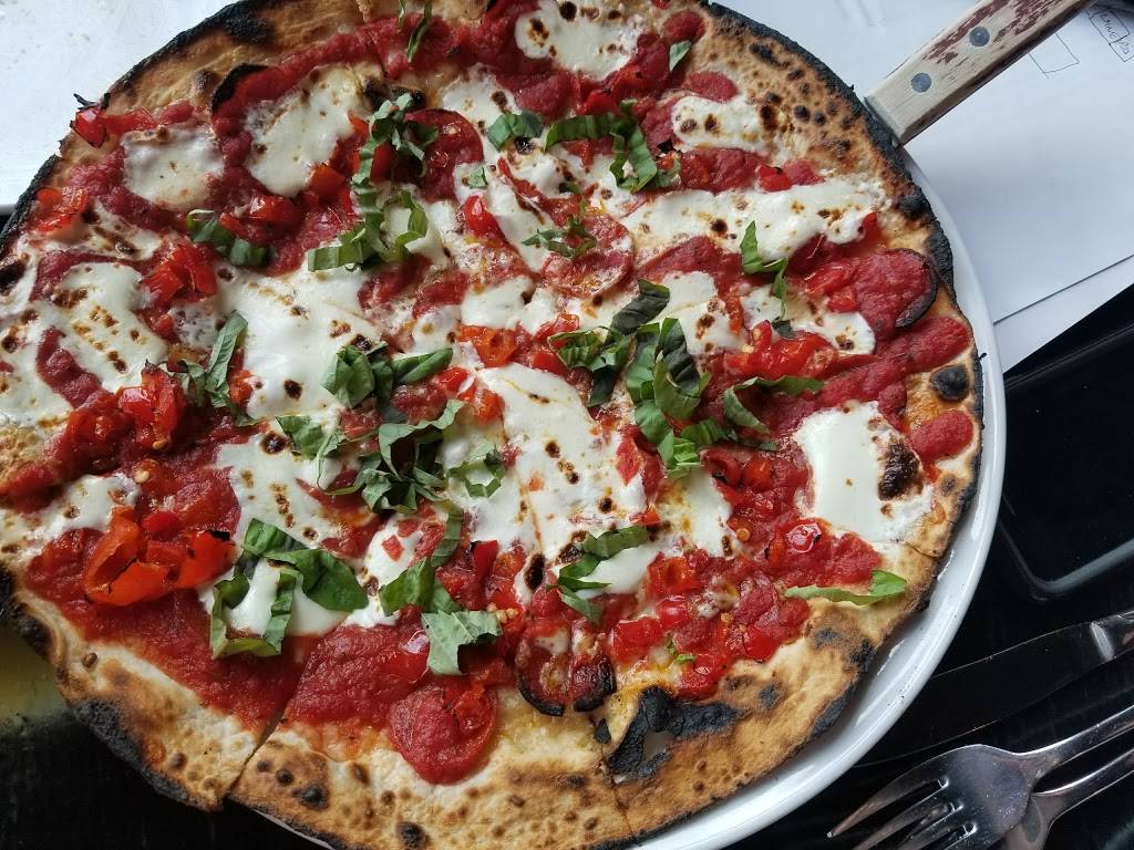 Diavola | restaurant | 1134 E 54th St, Indianapolis, IN 46220, USA | 3178205100 OR +1 317-820-5100