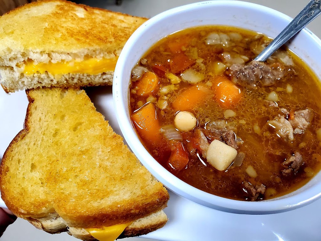 Magnolia Bar & Grille | meal takeaway | 150 Kings Hwy, Keysville, VA 23947, USA | 4347368373 OR +1 434-736-8373