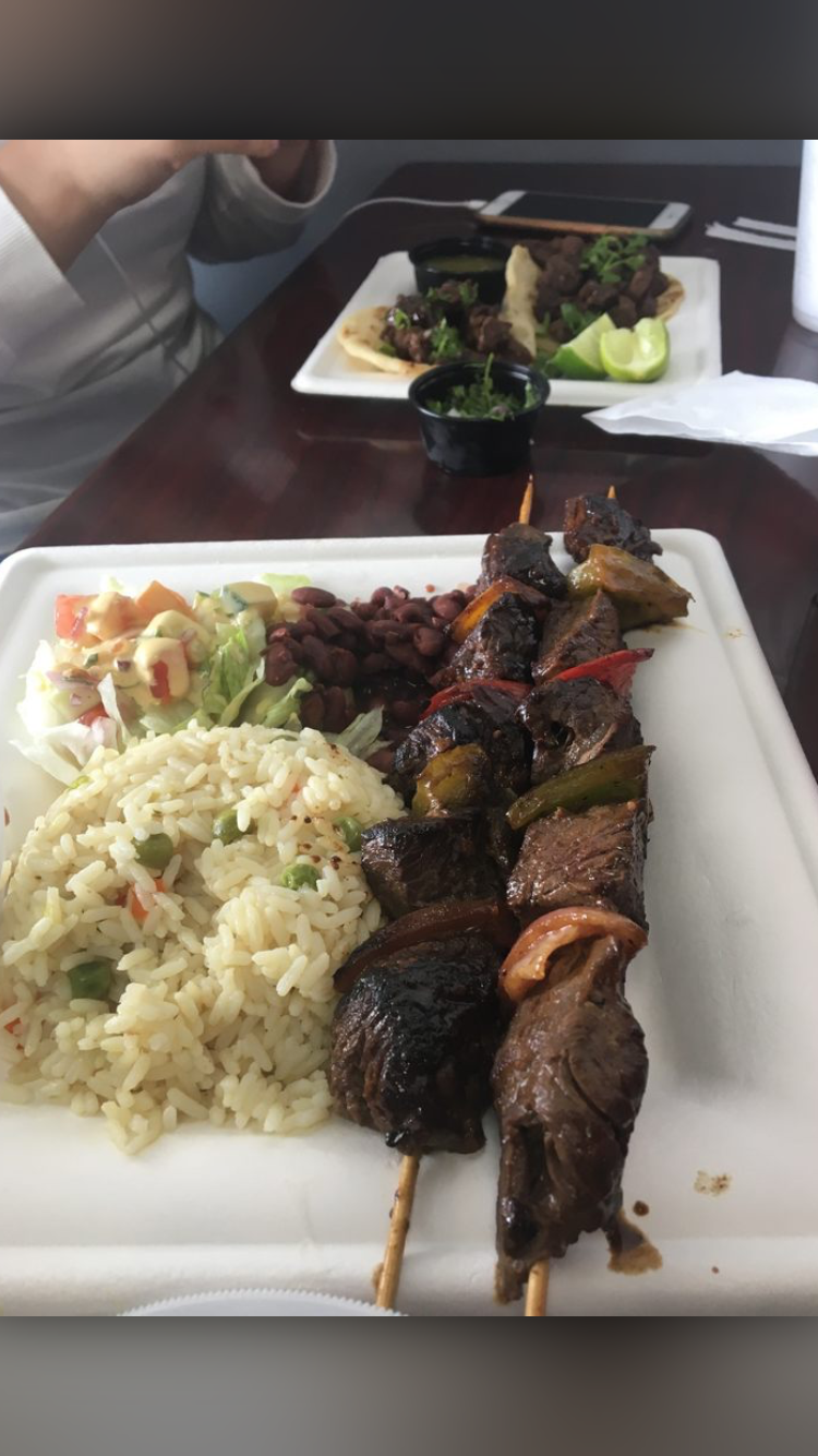 La Casita Pupusas & Latin Food | restaurant | 5137 S John Young Pkwy, Orlando, FL 32839, USA | 4077046120 OR +1 407-704-6120