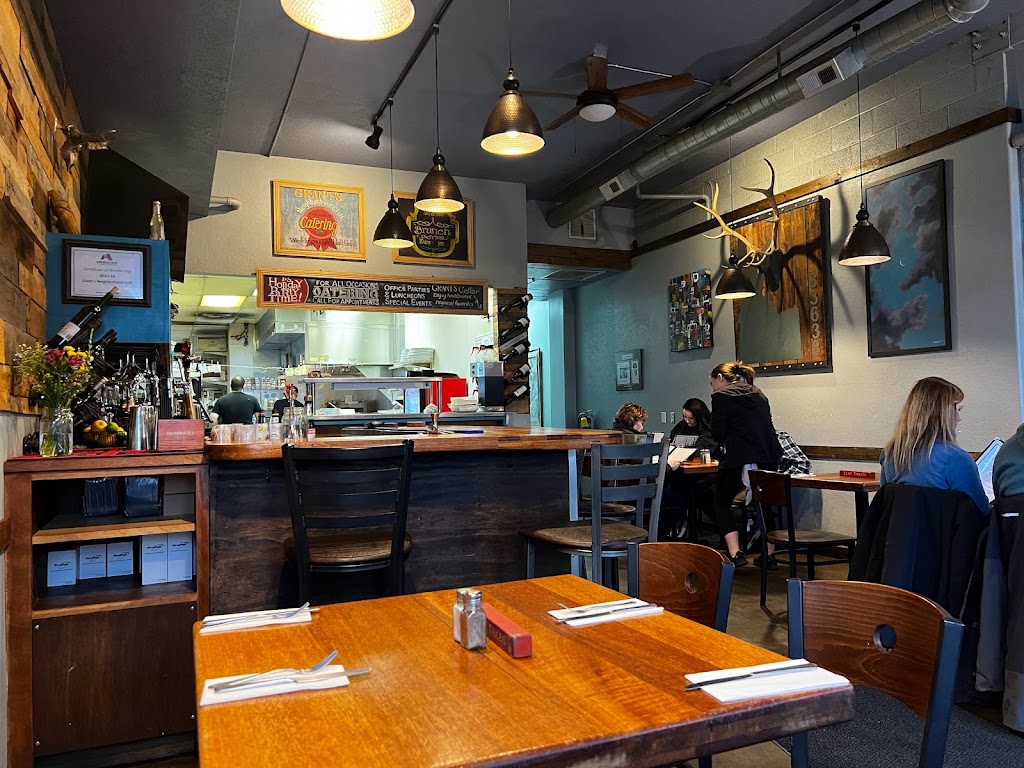 Grants Neighborhood Grill | restaurant | 1835 W Cherry Ln, Meridian, ID 83646, USA | 2088844278 OR +1 208-884-4278