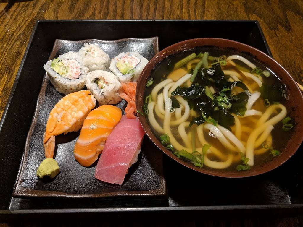 Sushi Moto | restaurant | 436 Elmwood Rd, Lansing, MI 48917, USA | 5175804321 OR +1 517-580-4321