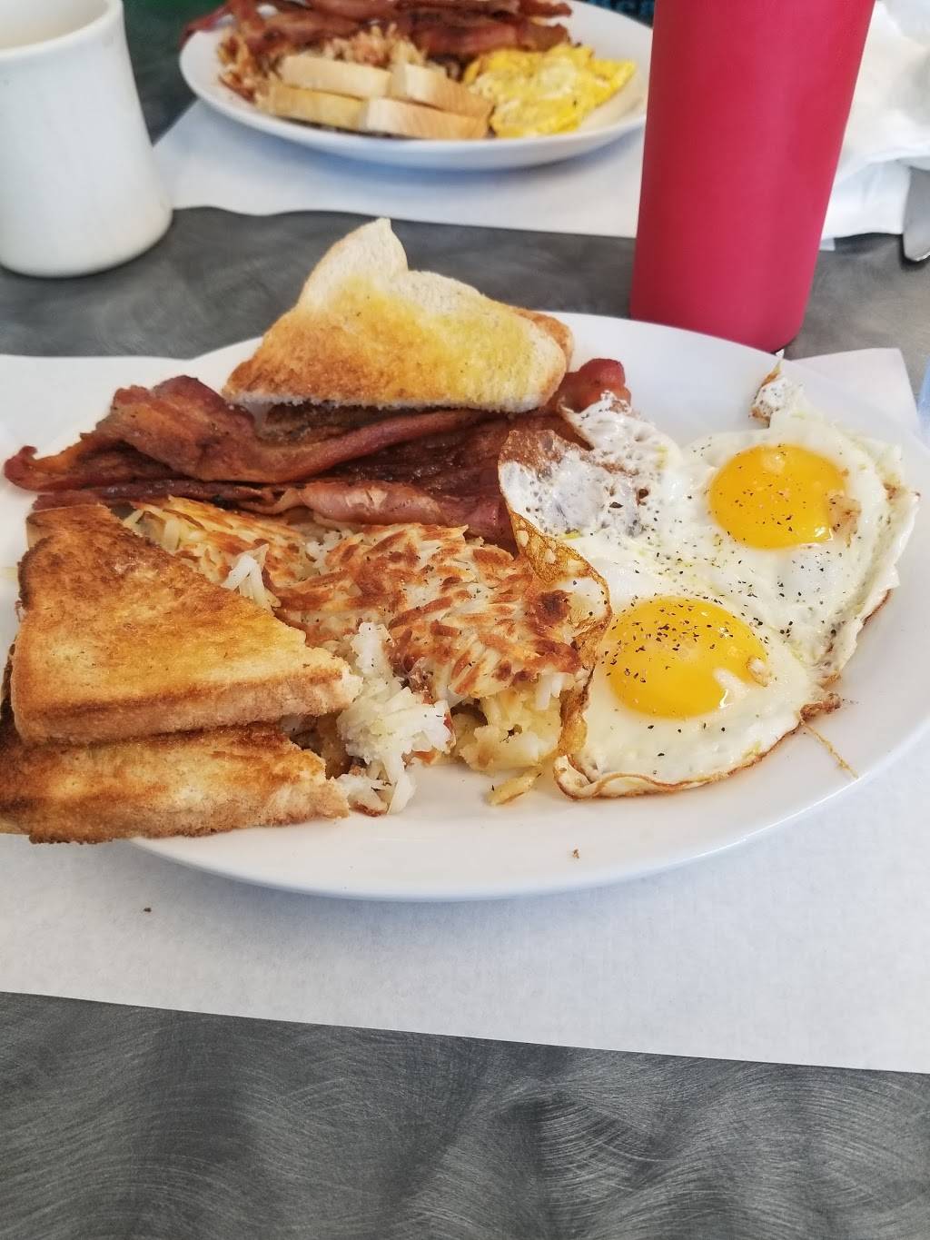 Erics Bridgman Cafe | restaurant | 4210 Lake St, Bridgman, MI 49106, USA | 2694655411 OR +1 269-465-5411