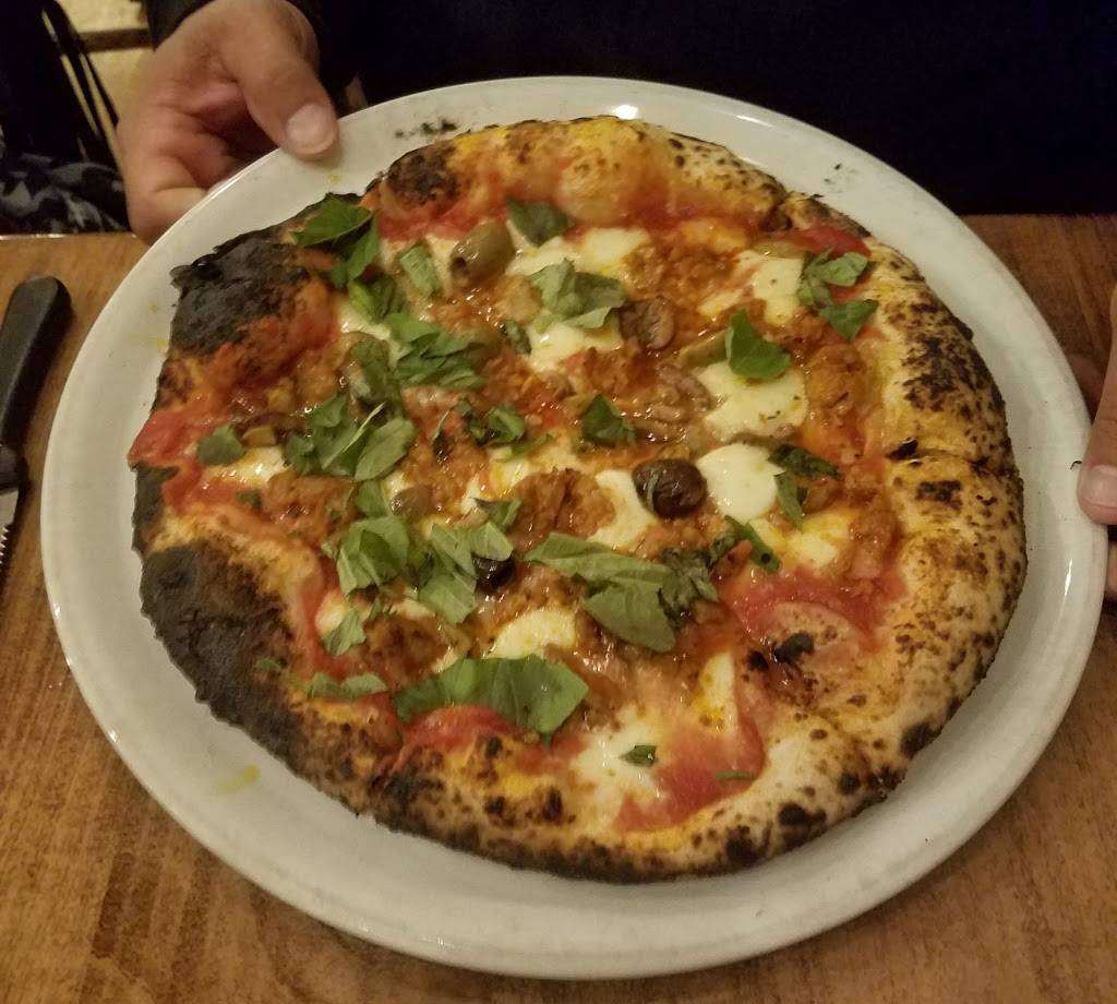 Aquila Pizza Al Forno | restaurant | 7 Paterson Ave, Little Falls, NJ 07424, USA | 9732560050 OR +1 973-256-0050