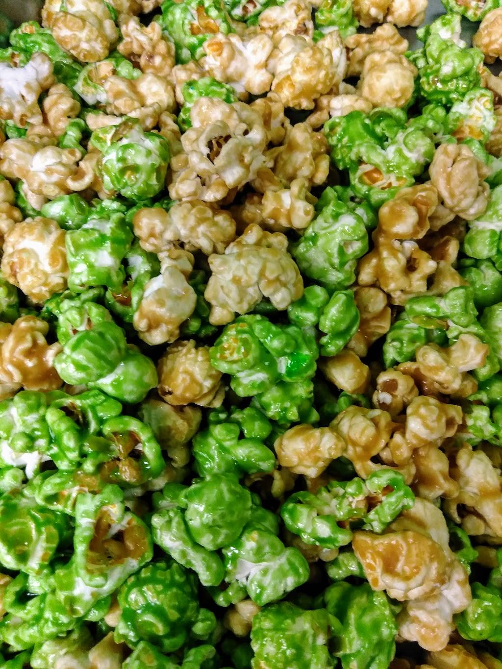 Poppin Off Popcorn | restaurant | 4 N Pearl St, Knox, IN 46534, USA | 5747725999 OR +1 574-772-5999