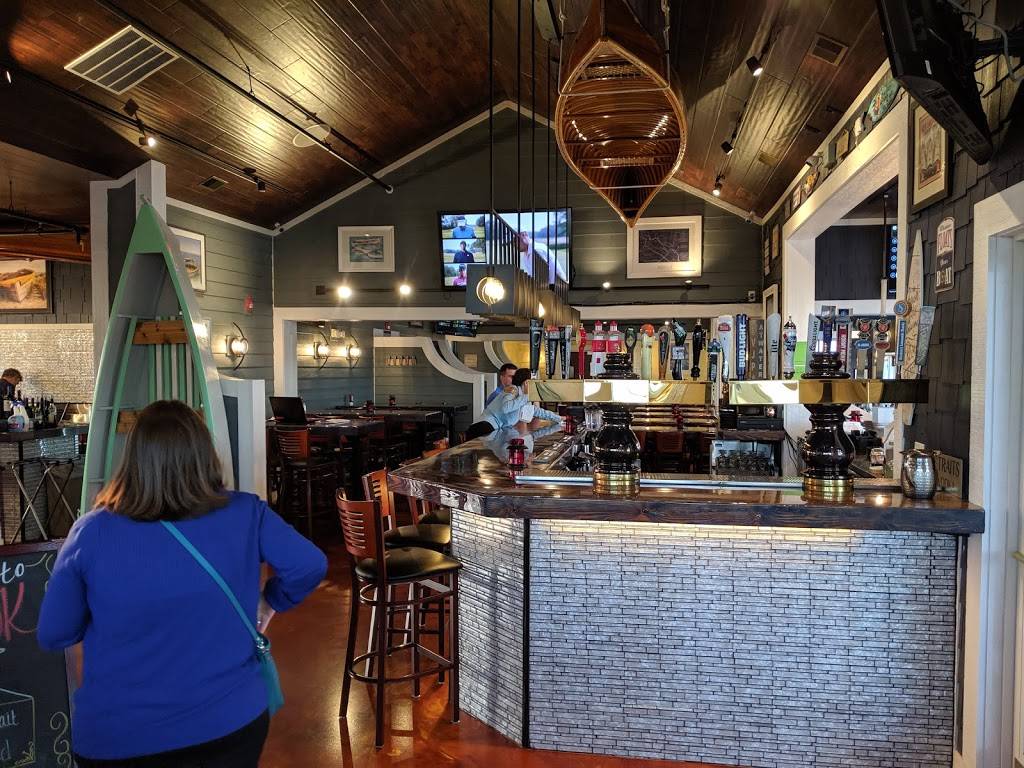 The Hook Lakeside Grill | restaurant | 201 S Huron Ave, Mackinaw City, MI 49701, USA | 2314366124 OR +1 231-436-6124