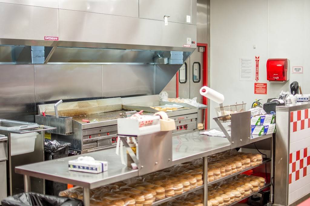 Five Guys | meal takeaway | 4105 Vinewood Ln N, Plymouth, MN 55442, USA | 7635590288 OR +1 763-559-0288