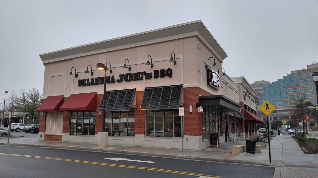 District BBQ | restaurant | 2670 Avenir PL O, Vienna, VA 22180, USA | 7035732370 OR +1 703-573-2370