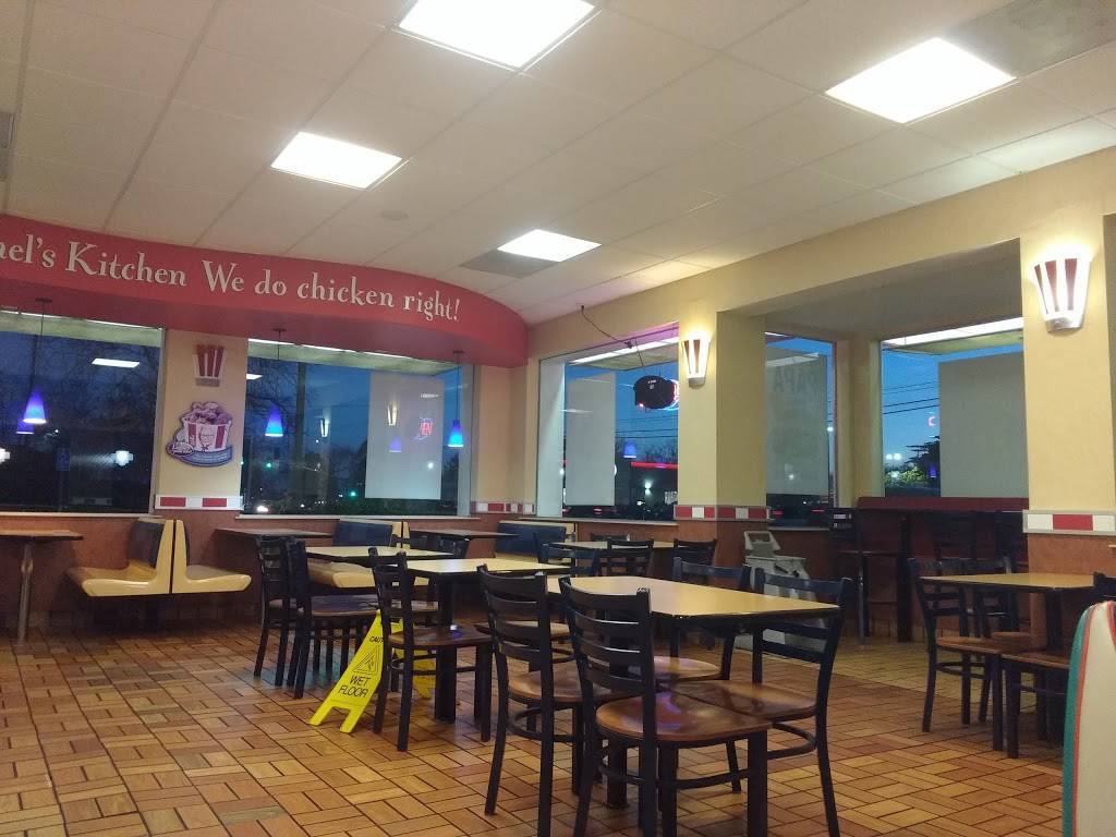KFC | restaurant | 2120 41st Ave, Capitola, CA 95010, USA | 8314761170 OR +1 831-476-1170