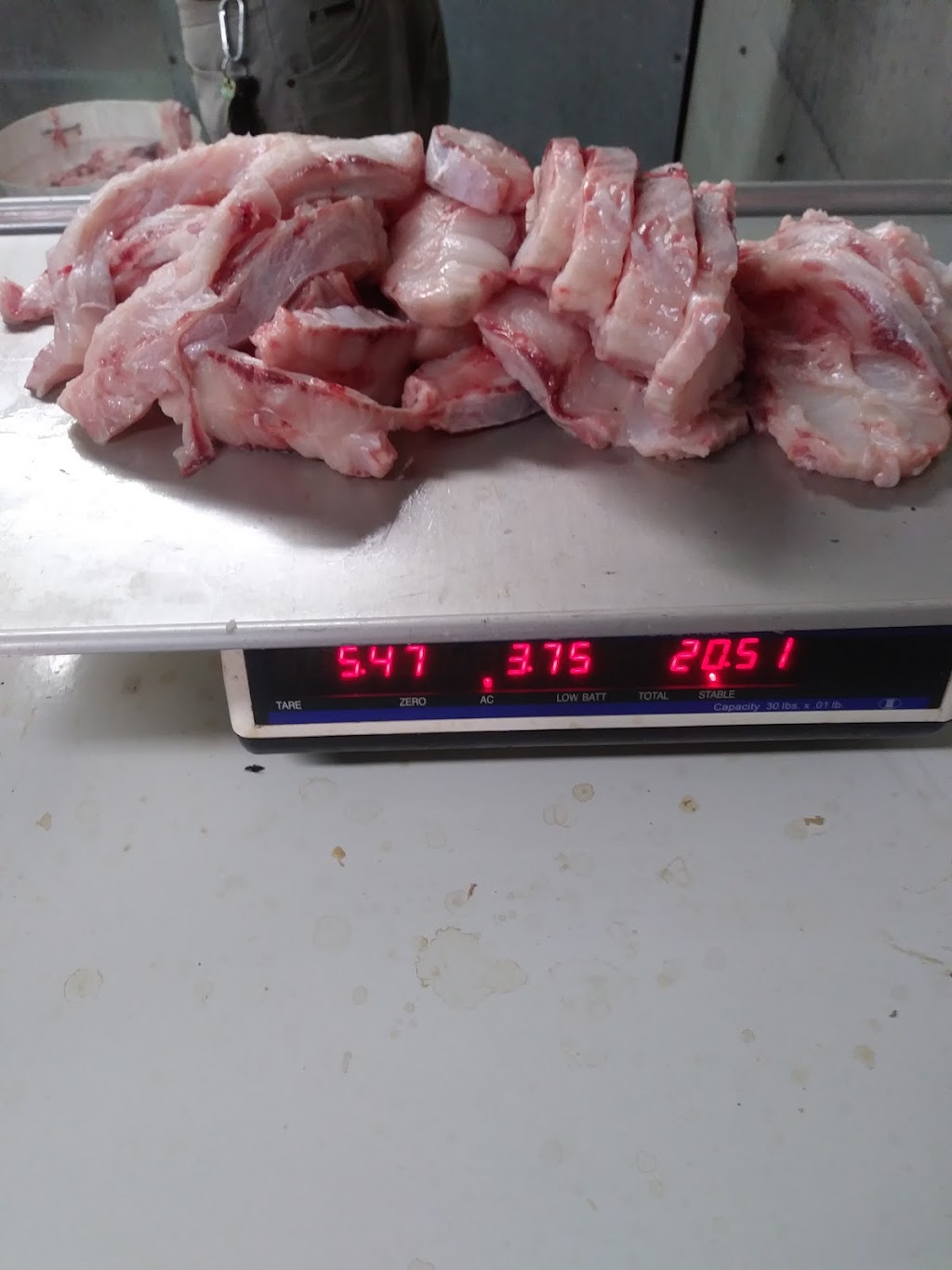 Kristis Kitchen and White and Son Fish Market | restaurant | 409 Main St, Des Arc, AR 72040, USA | 8702564450 OR +1 870-256-4450