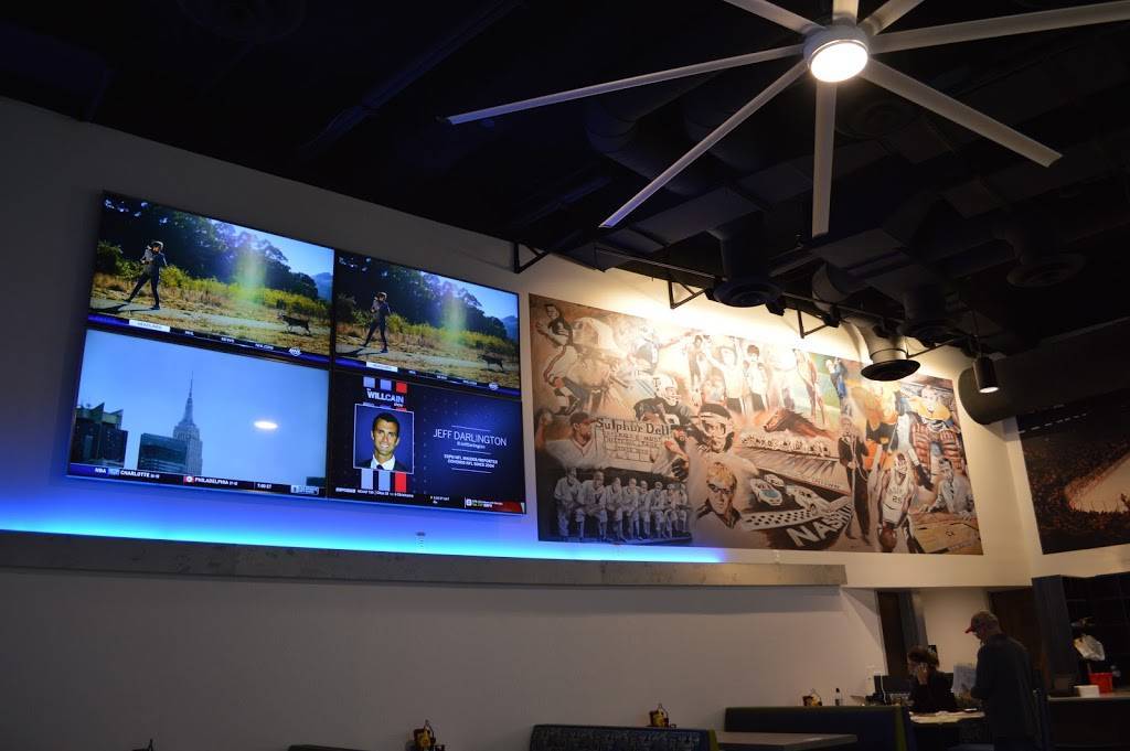 Corner Pub Downtown | restaurant | 151 5th Ave N, Nashville, TN 37219, USA | 6159205808 OR +1 615-920-5808