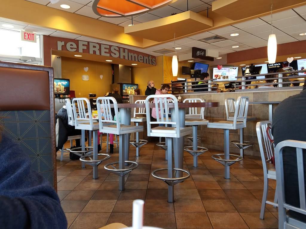 McDonalds | cafe | 2125 York Crossing Dr, York, PA 17408, USA | 7177671381 OR +1 717-767-1381