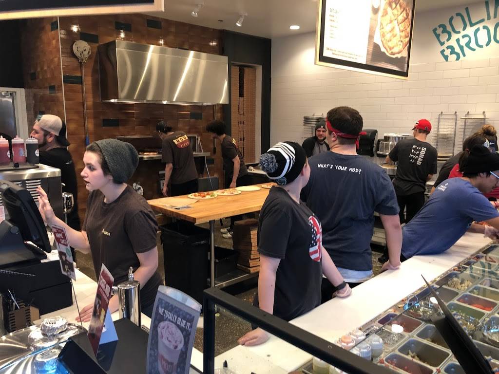 MOD Pizza | restaurant | 215 N Weber Rd, Bolingbrook, IL 60490, USA | 6304101013 OR +1 630-410-1013