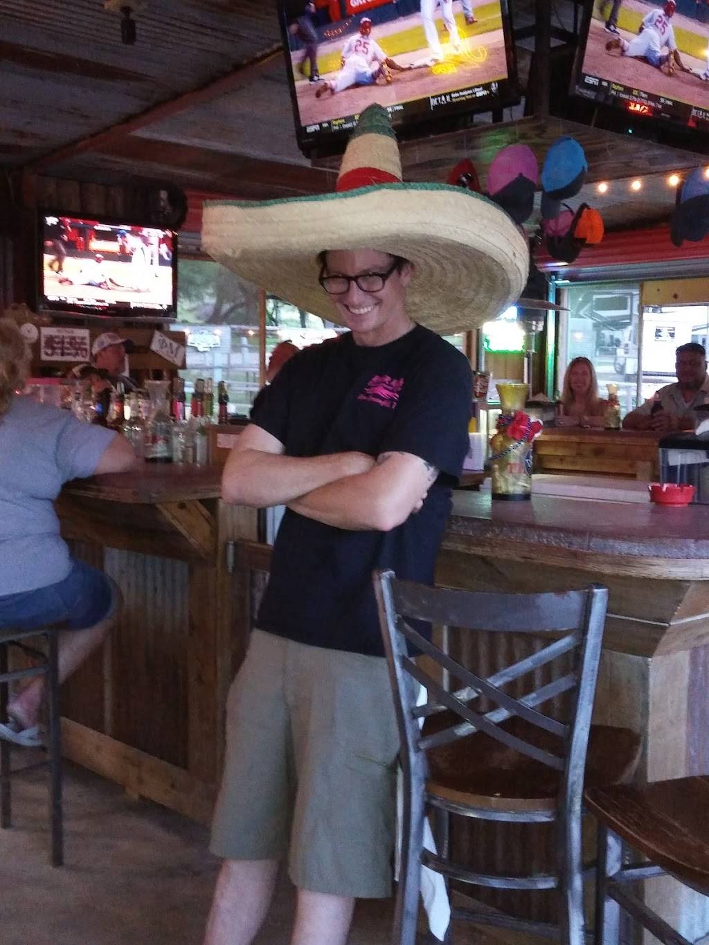 Koozies Icehouse & Grill | restaurant | 8515 River Rd, New Braunfels, TX 78132, USA | 8302267248 OR +1 830-226-7248