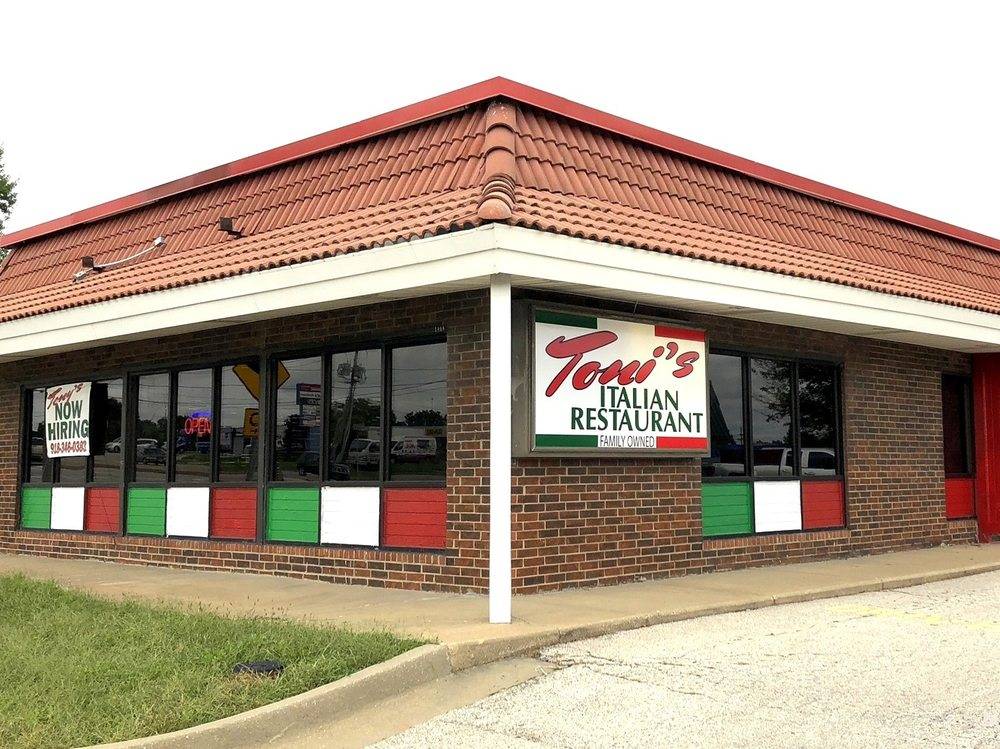 Tonis Italian Restaurant | meal takeaway | 1808 E Santa Fe St, Olathe, KS 66062, USA | 9137681912 OR +1 913-768-1912