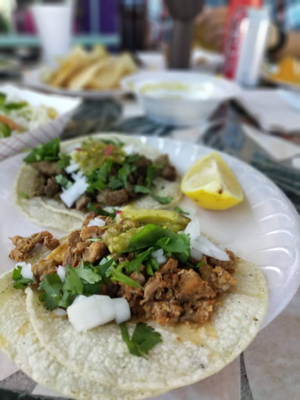 Sarinanas Restaurant | restaurant | 2218 W 5th St, Santa Ana, CA 92703, USA | 7145588650 OR +1 714-558-8650