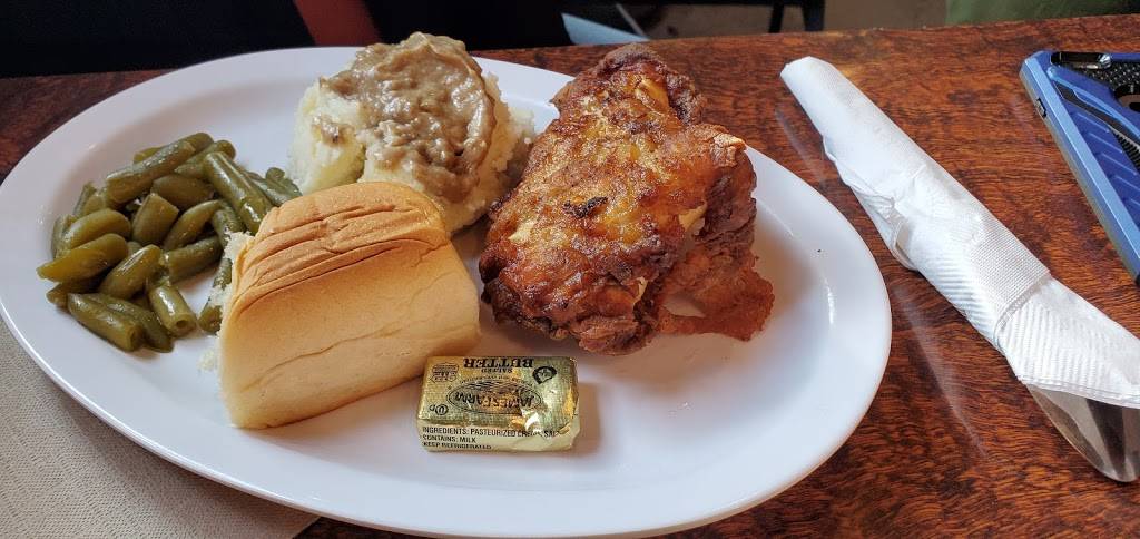 Tail Lights Tavern | restaurant | 323 Main St, Linwood, KS 66052, USA | 9133015100 OR +1 913-301-5100