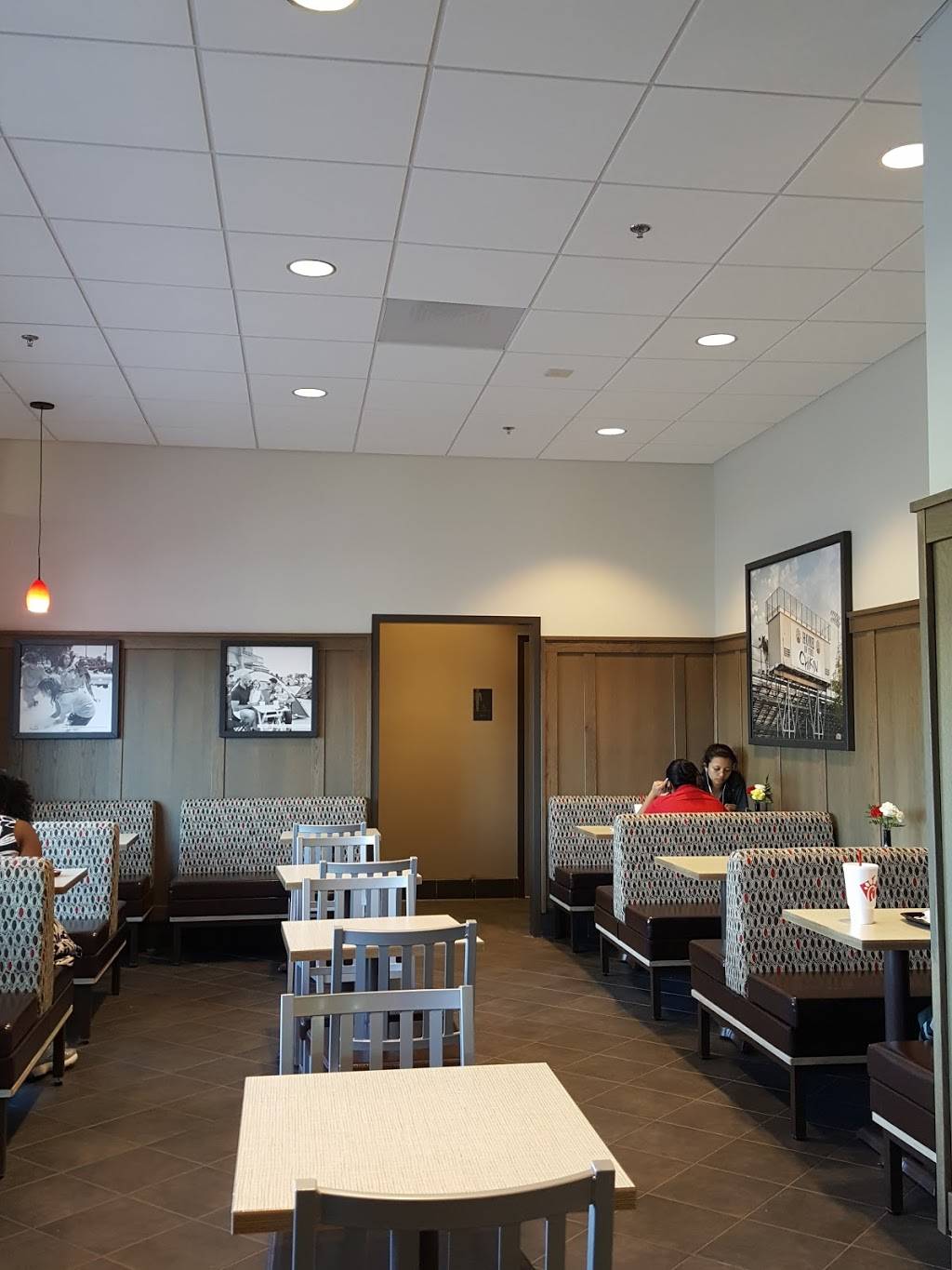 Chick-Fil-A | restaurant | 2691 Carver Rd, Gambrills, MD 21054, USA | 4107212105 OR +1 410-721-2105