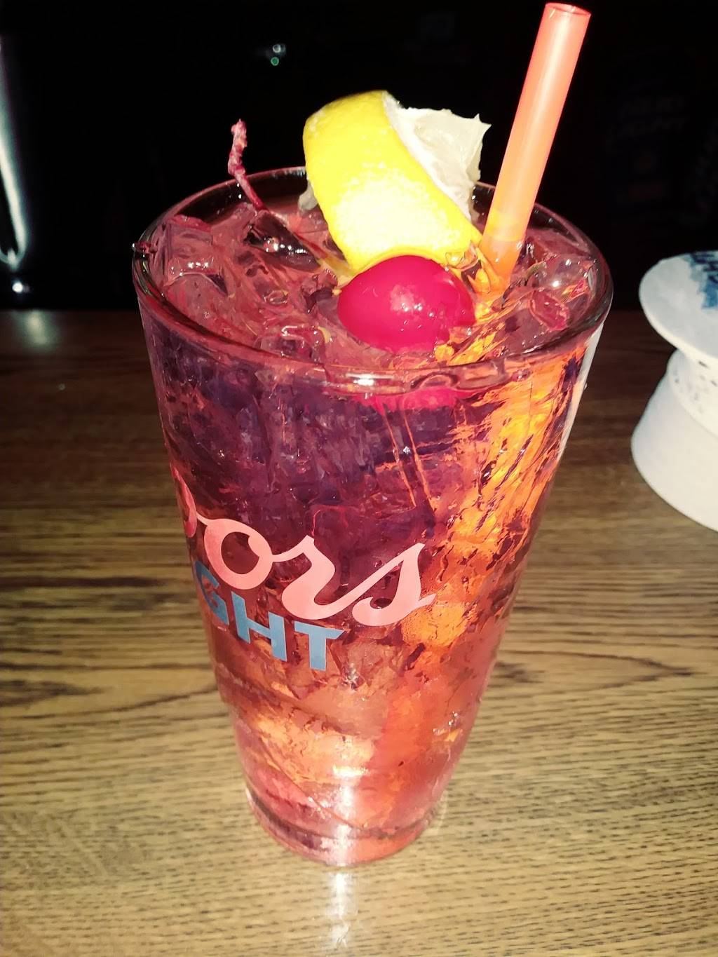 Hangout Sportsbar & Grill | restaurant | 576 NE Burnside Rd, Gresham, OR 97030, USA | 5036677936 OR +1 503-667-7936