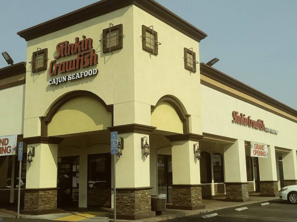 Stinkin Crawfish of North Hills | restaurant | 9102 Sepulveda Blvd, North Hills, CA 91343, USA | 7472364253 OR +1 747-236-4253