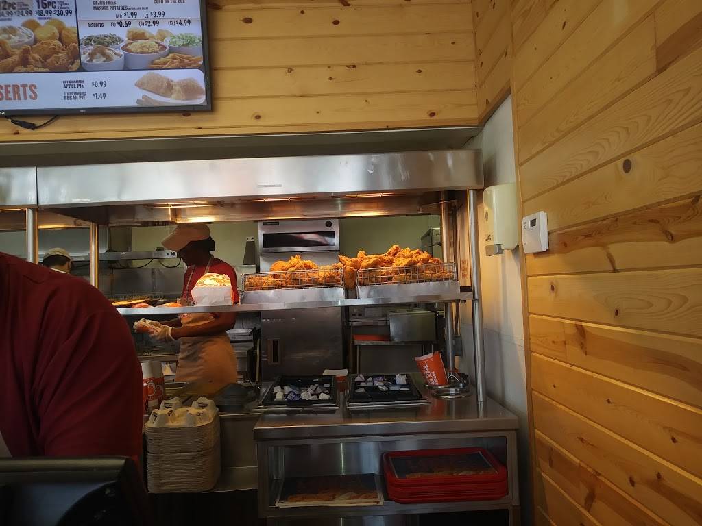 Popeyes Louisiana Kitchen | restaurant | 1101 N Shepherd Dr, Houston, TX 77008, USA | 7138697501 OR +1 713-869-7501