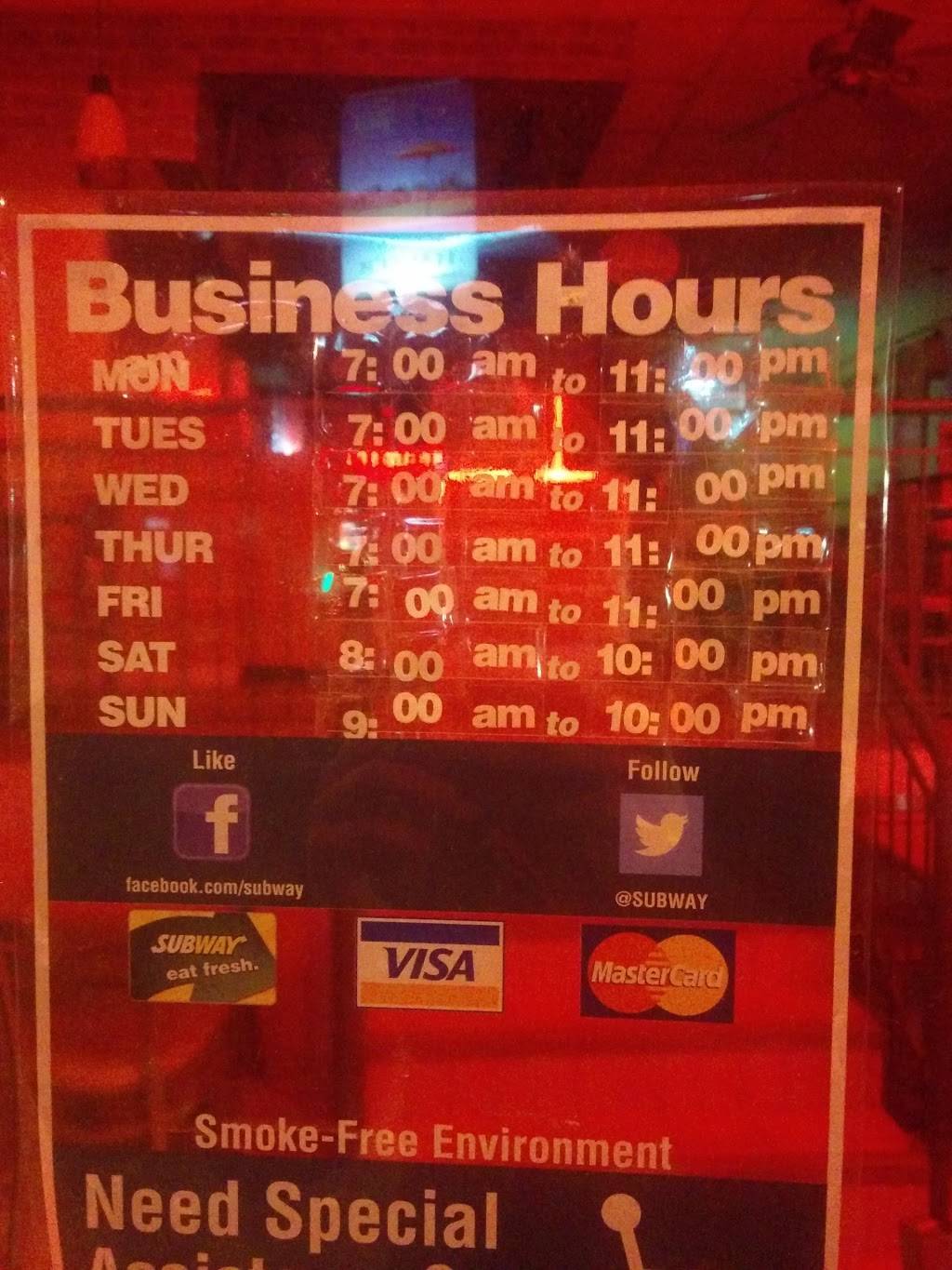 Subway | restaurant | 1910 Yonge St Yonge and Davisville Centre Unit 206, Store# 103Y, Toronto, ON M4S 3B2, Canada | 4164829434 OR +1 416-482-9434