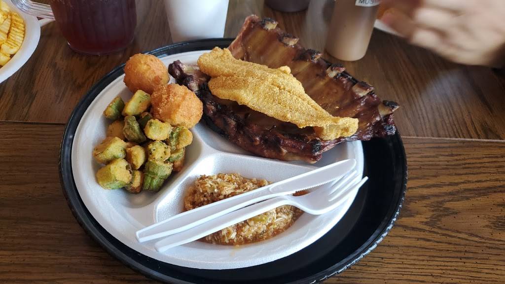 Bears Den BBQ | restaurant | 130 US-64, Ocoee, TN 37361, USA | 4233385757 OR +1 423-338-5757