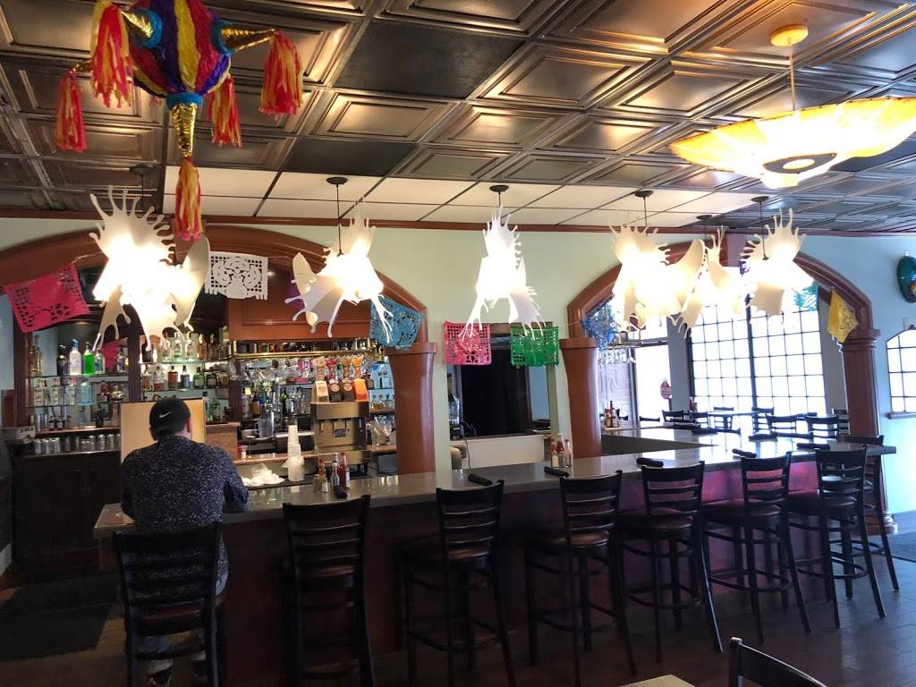 Mariscos La Sirenita | restaurant | 13727 Victory Blvd, Van Nuys, CA 91401, USA | 8183878285 OR +1 818-387-8285