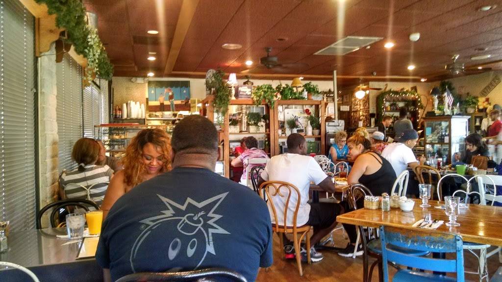 Kiss the Cook Restaurant | restaurant | 4915 W Glendale Ave, Glendale, AZ 85301, USA | 6239394663 OR +1 623-939-4663