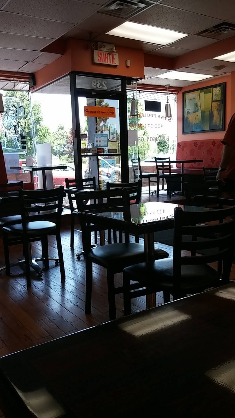 Shish Poulet Royal | restaurant | 239 Rue Victoria, Salaberry-de-Valleyfield, QC J6T 1A8, Canada | 4503719595 OR +1 450-371-9595