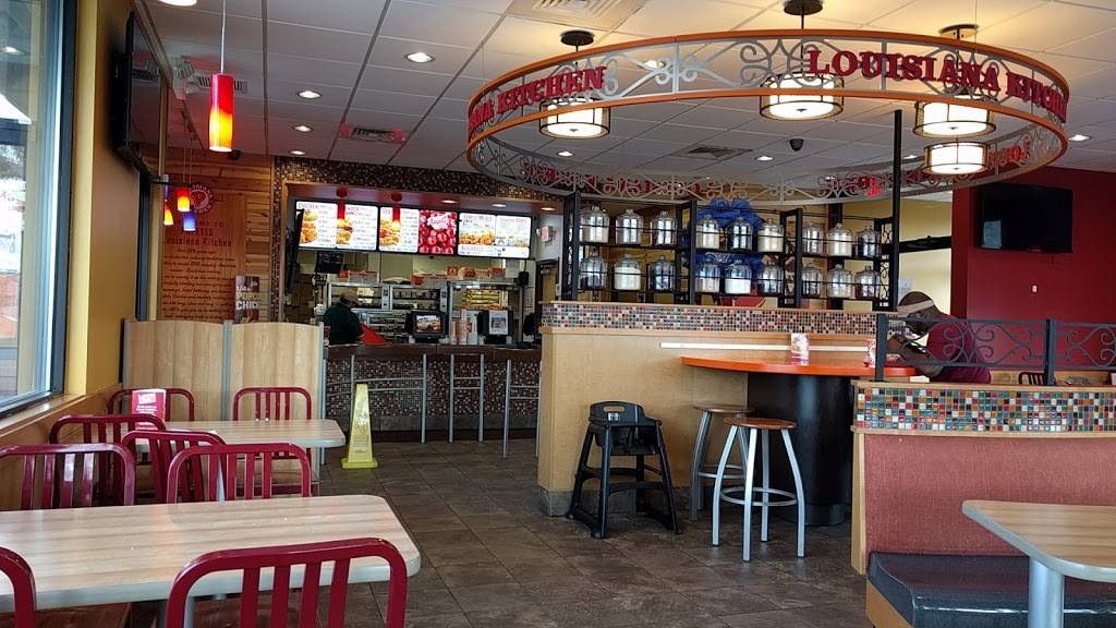 Popeyes Louisiana Kitchen | restaurant | 115 E New Circle Rd, Lexington, KY 40505, USA | 8593670554 OR +1 859-367-0554