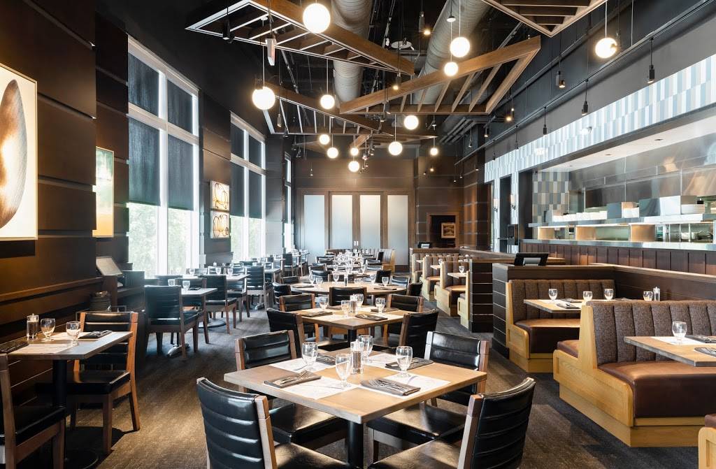 Legal Sea Foods | restaurant | The Street, 55 Boylston St, Chestnut Hill, MA 02467, USA | 6172777300 OR +1 617-277-7300