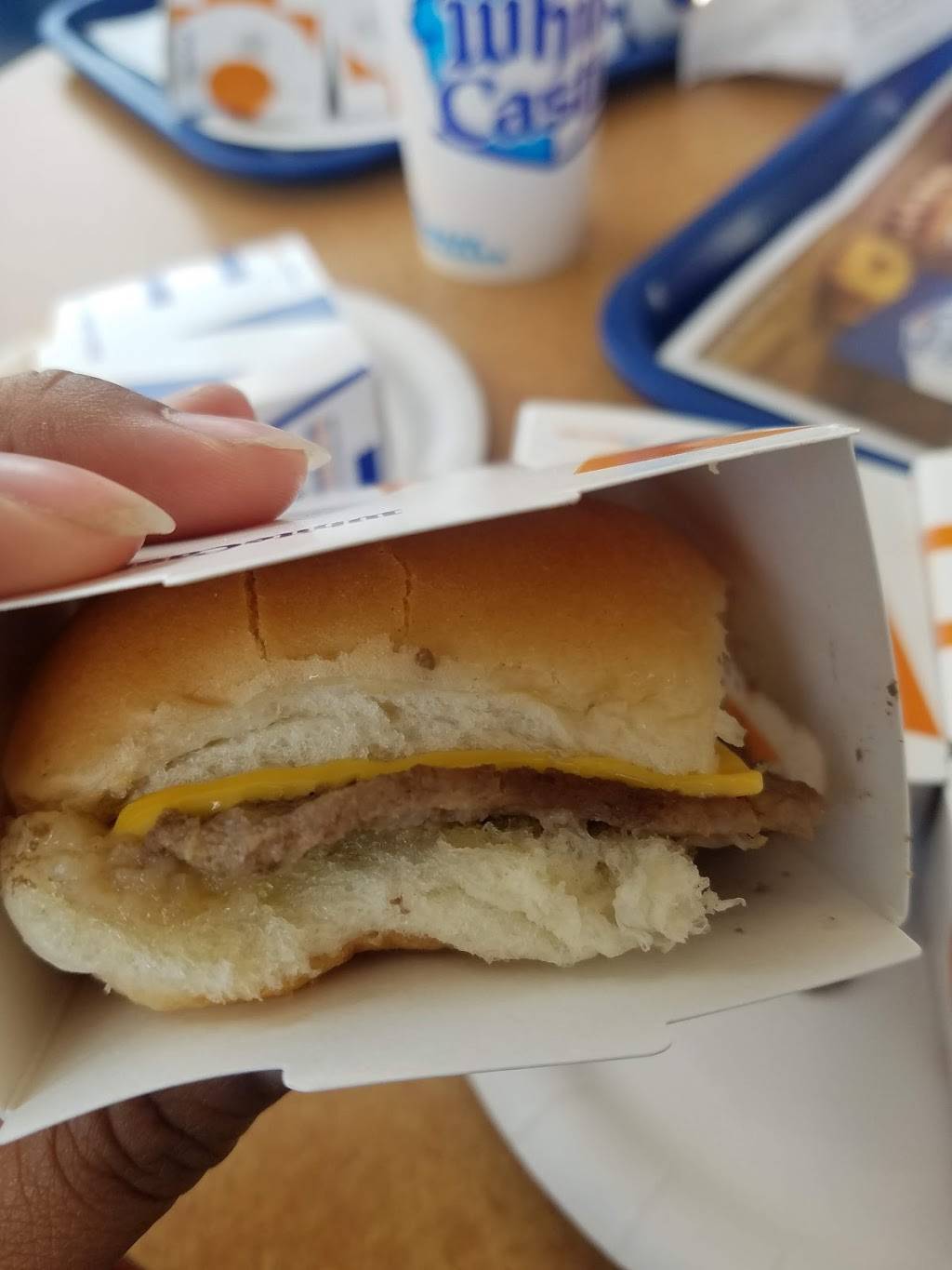 White Castle | restaurant | 2998 Homer Adams Pkwy, Alton, IL 62002, USA | 6184624928 OR +1 618-462-4928