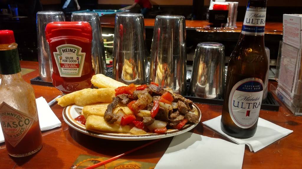 Oliveiras Steak House | restaurant | 72 Walnut St, Peabody, MA 01960, USA | 9785321530 OR +1 978-532-1530