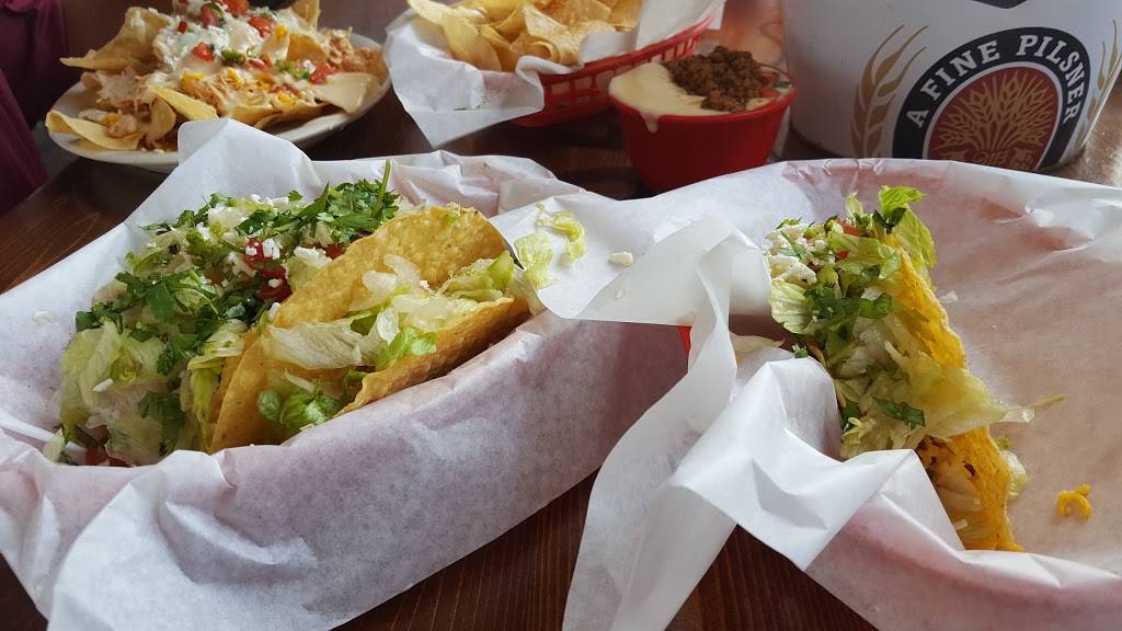 Fuzzys Taco Shop | restaurant | 1100 W John Carpenter Fwy, Irving, TX 75039, USA | 9725508226 OR +1 972-550-8226