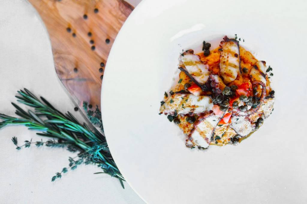 Red Carpet Italian Restaurant | restaurant | 3438 SW 8th St, Miami, FL 33135, USA | 3055294220 OR +1 305-529-4220