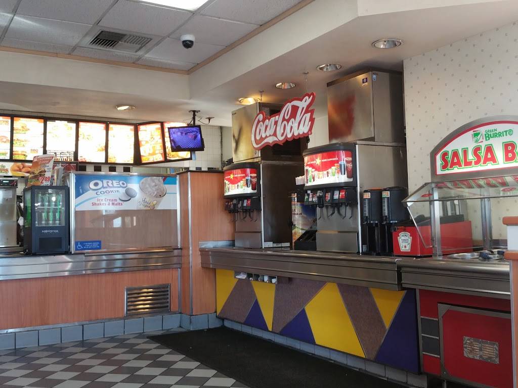 Carls Jr. | restaurant | 230 W Foothill Pkwy, Corona, CA 92882, USA | 9517380809 OR +1 951-738-0809
